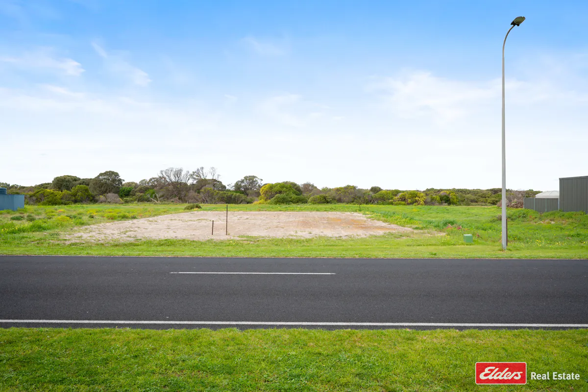207 Marine Parade — photo 4 of 6