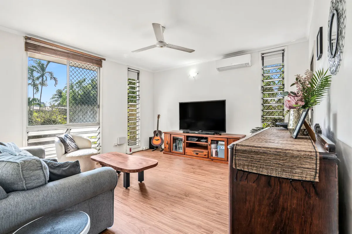 6 Skywood Court — photo 2 of 24