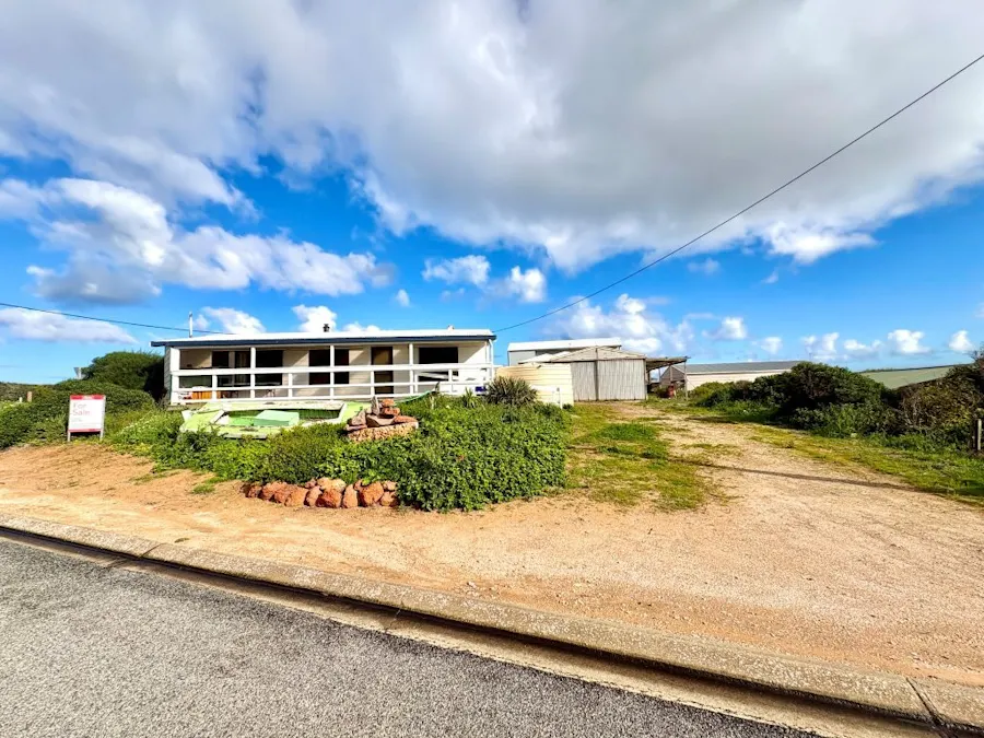 14 Bay Road, Venus Bay, SA, 5607 - Image 1