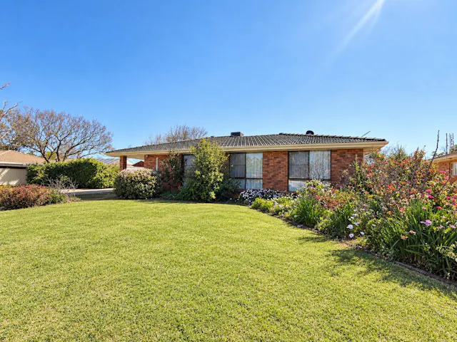 4 Meadowbank Drive — photo from Elders Real Estate Dubbo
