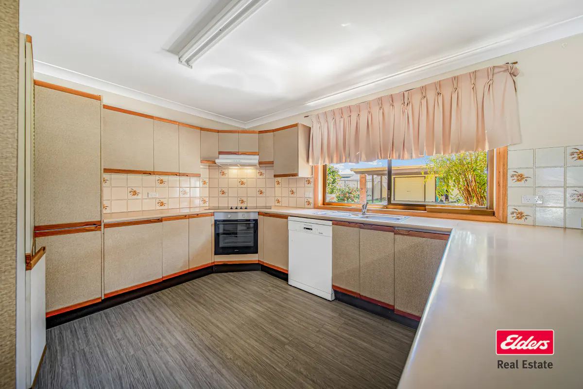 4 Meadowbank Drive — photo 5 of 14