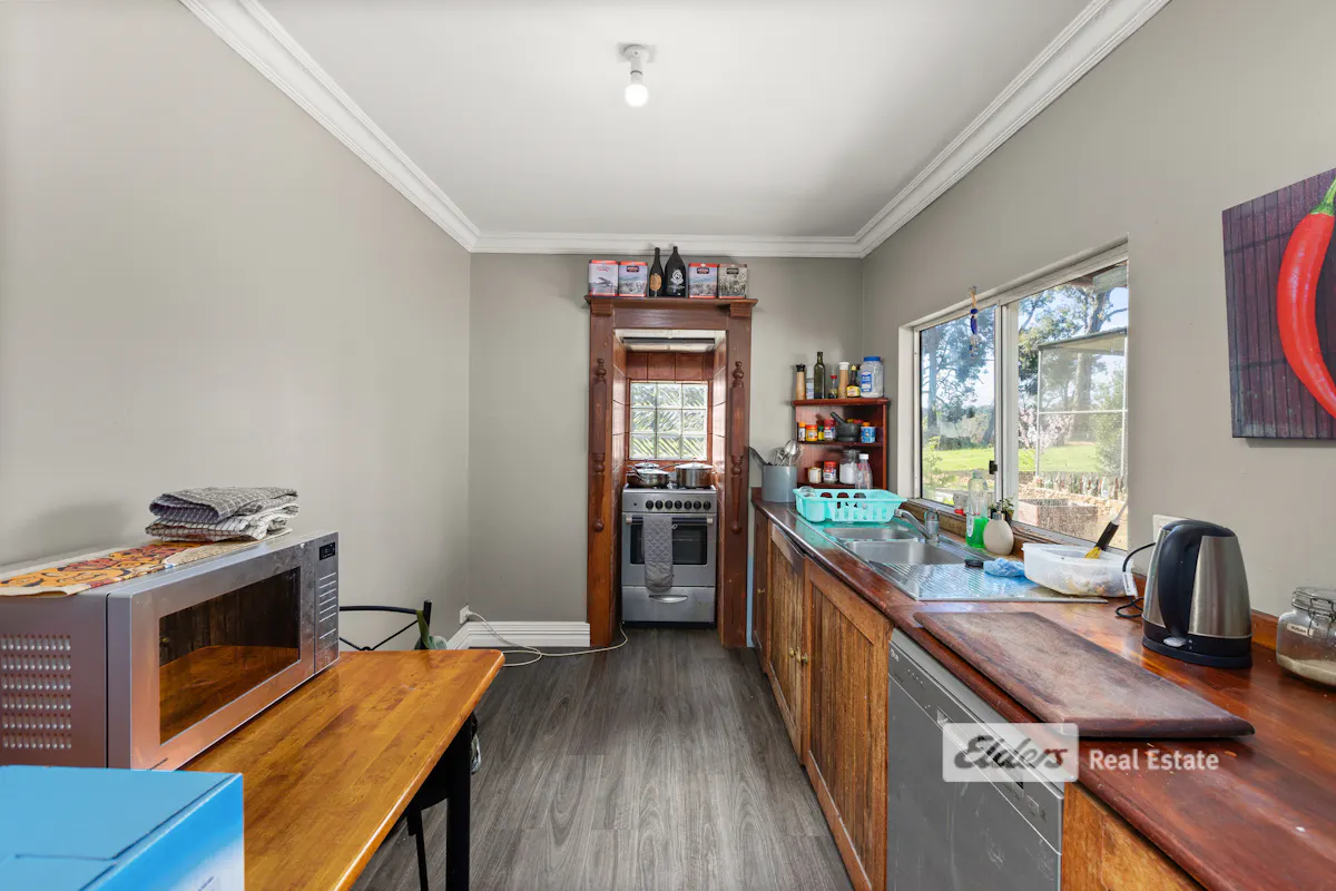 66 Ewing Street — photo 7 of 21