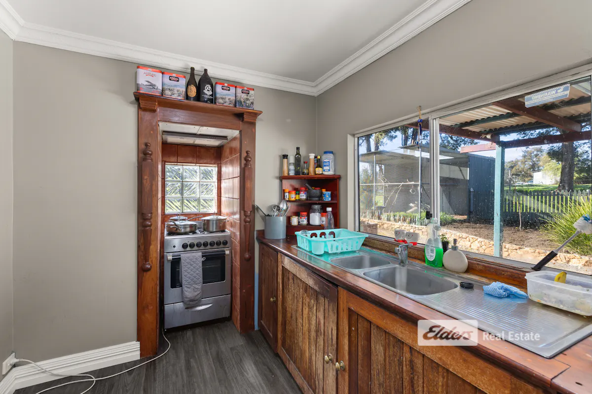 66 Ewing Street — photo 6 of 21