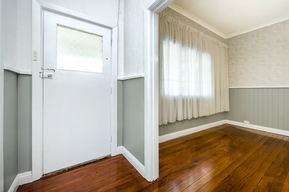 104 Duke Street East — photo 5 of 30