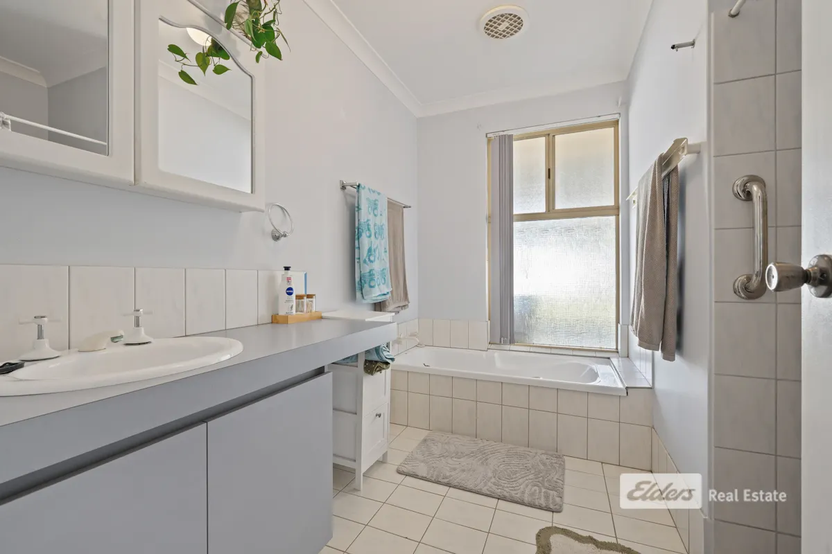 15 Christopher Way — photo 14 of 24