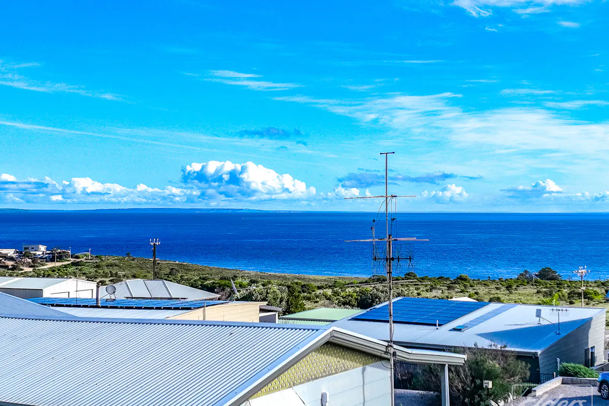 7 Elanora Crescent — photo 6 of 11