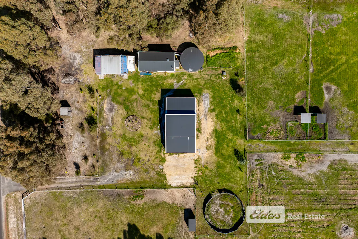 139 Thornton Drive — photo 4 of 17