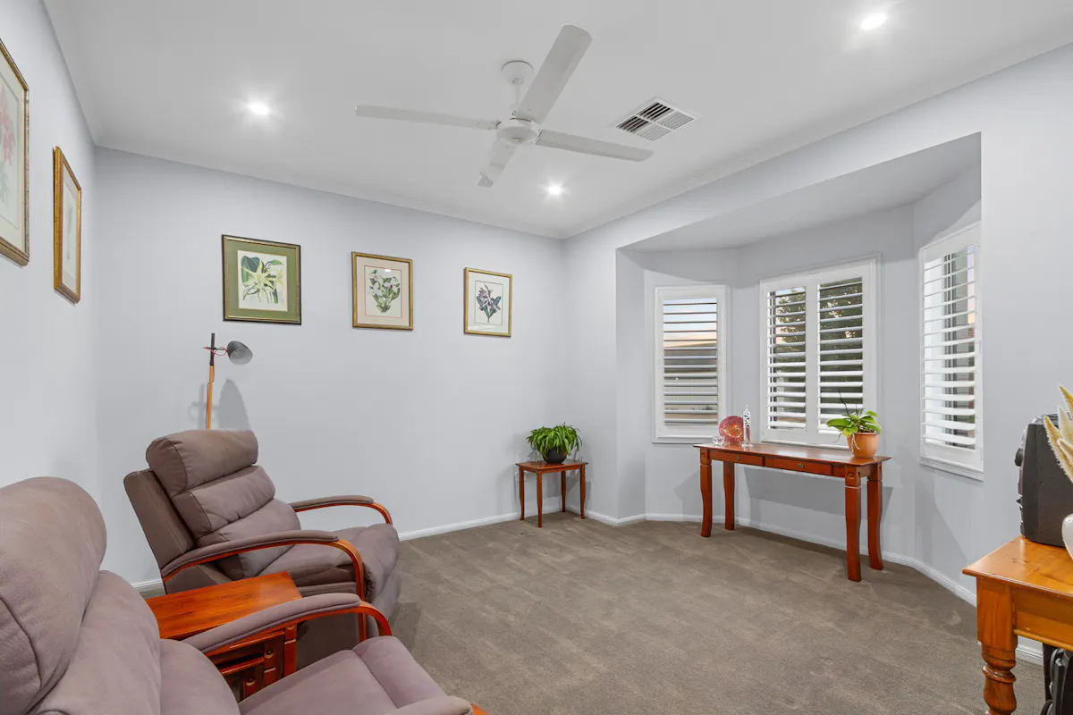 15 Boronia Circuit — photo 10 of 30