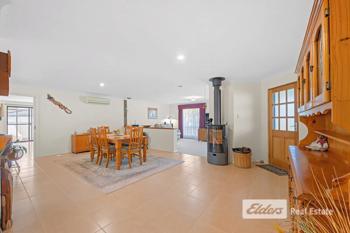 40 Lakeside Drive — photo 5 of 29