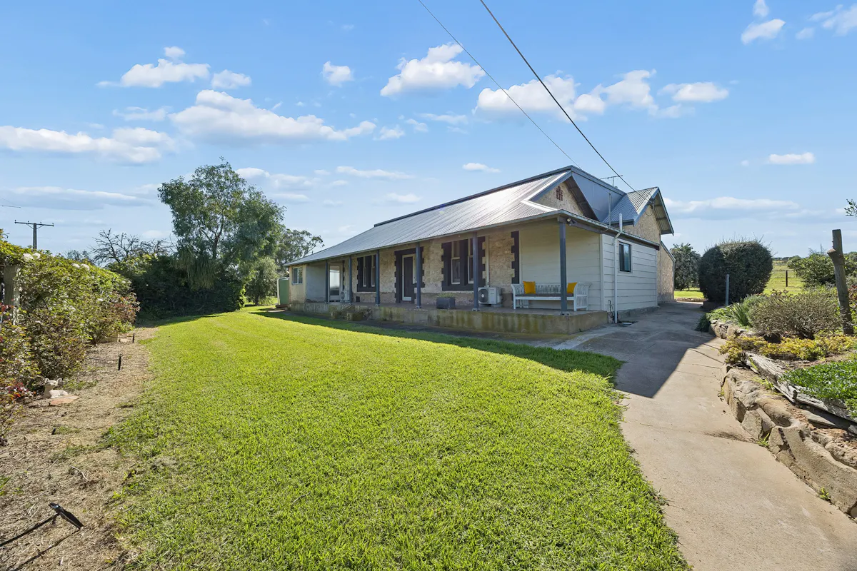 24 South Bokara Road — photo 9 of 30