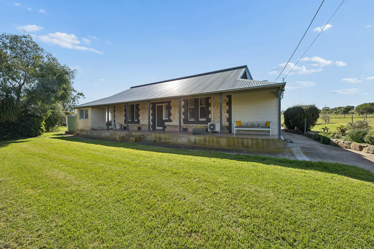 24 South Bokara Road — photo 8 of 30