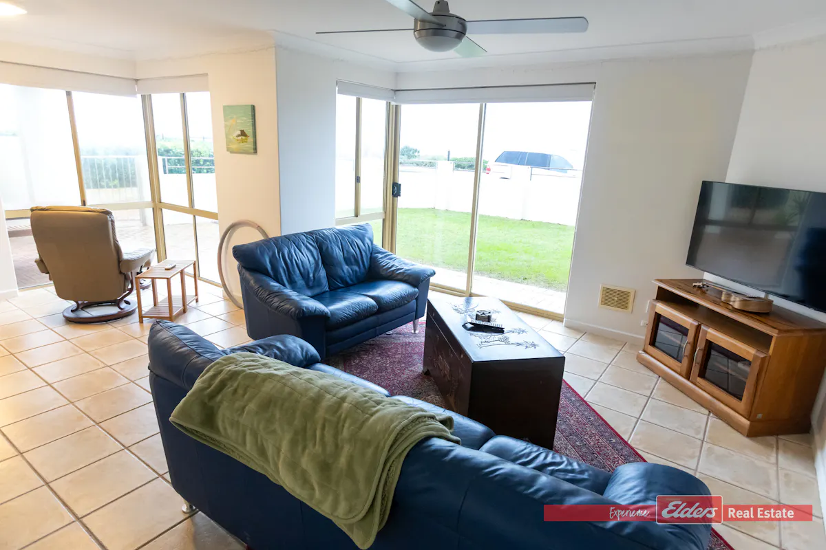 2/174 Arcadia Drive — photo 4 of 25