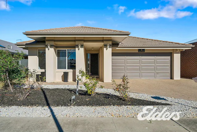 4 Adoni Green — photo from Elders Real Estate Yarrawonga