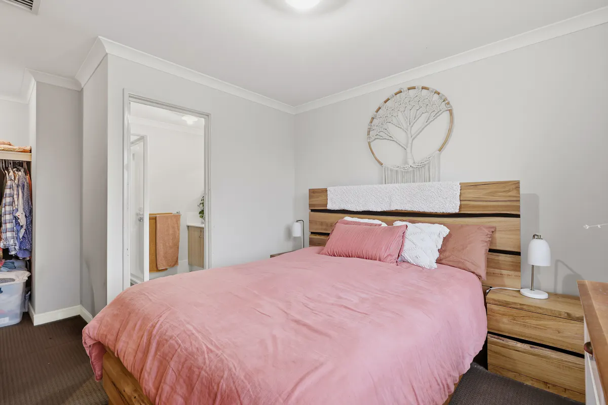 33 Maiden Way — photo 9 of 19