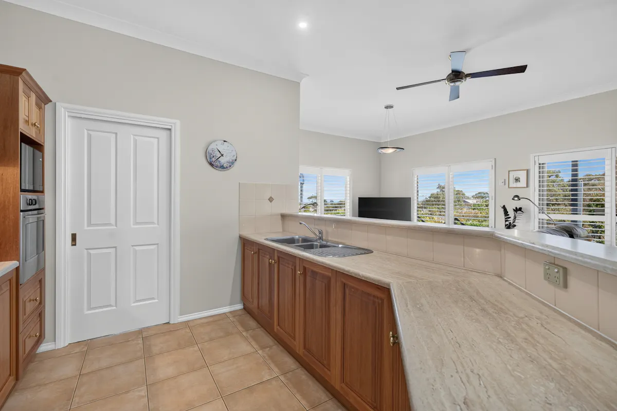 10 Merino Avenue — photo 10 of 30