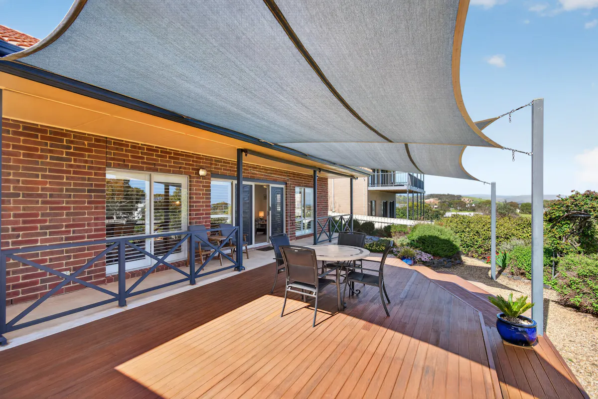 10 Merino Avenue — photo 4 of 30