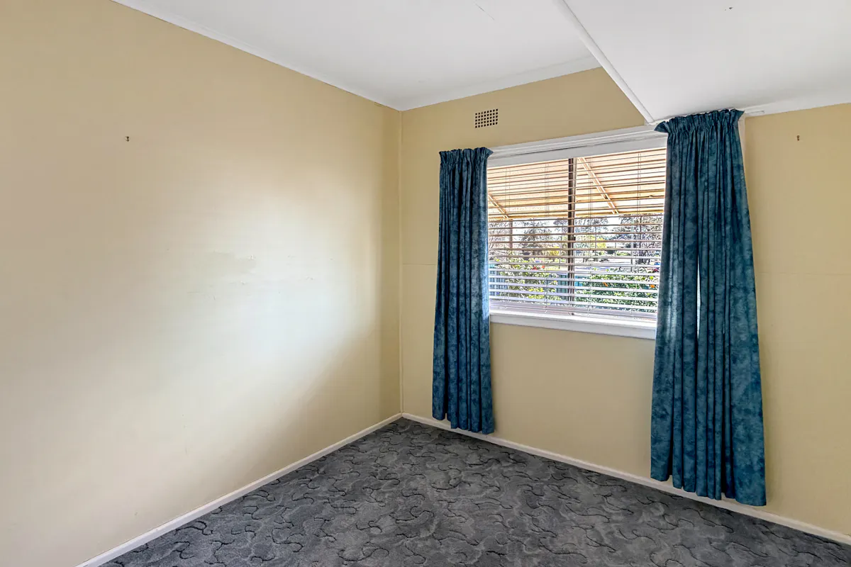 16 Wetherell Crescent — photo 10 of 16