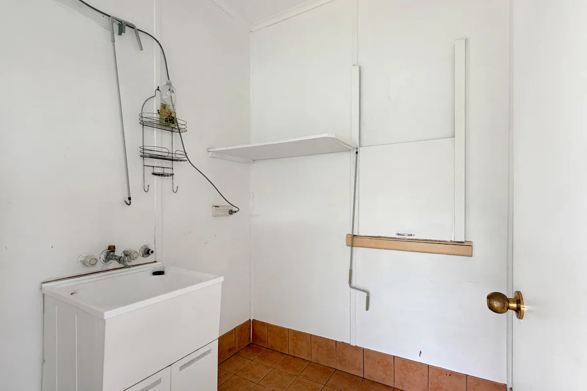 16 Wetherell Crescent — photo 12 of 16