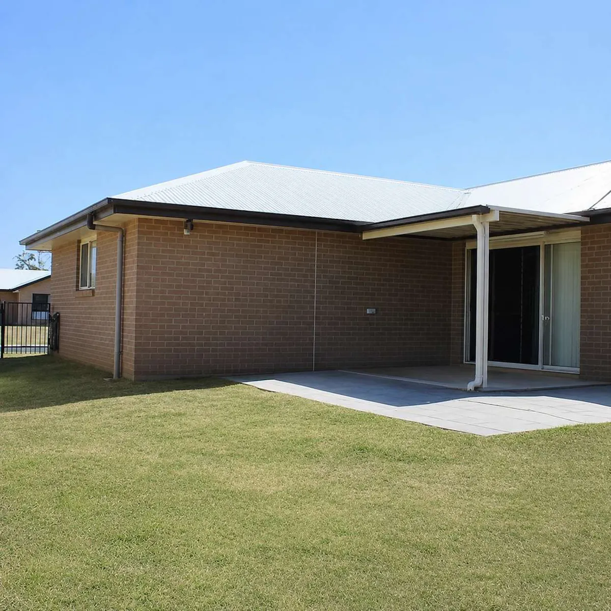 2 Dakota Place — photo 6 of 8