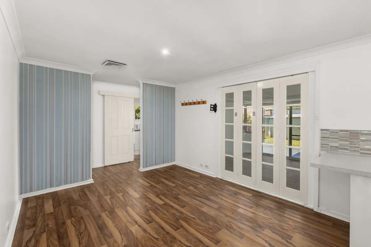 11 Gerrard Place — photo 3 of 25