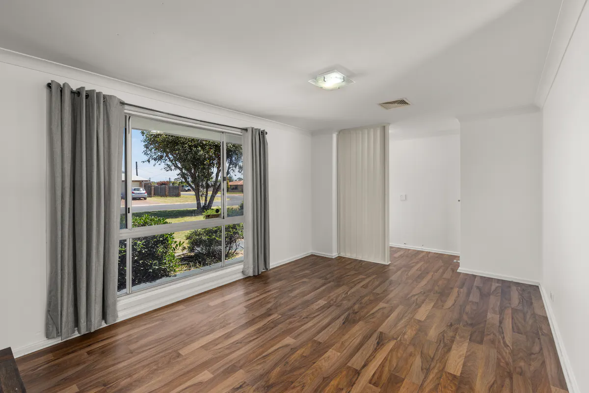 11 Gerrard Place — photo 5 of 25