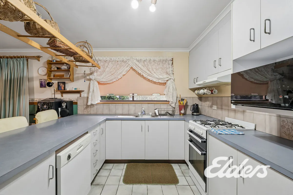 37 McLean Street — photo 3 of 17