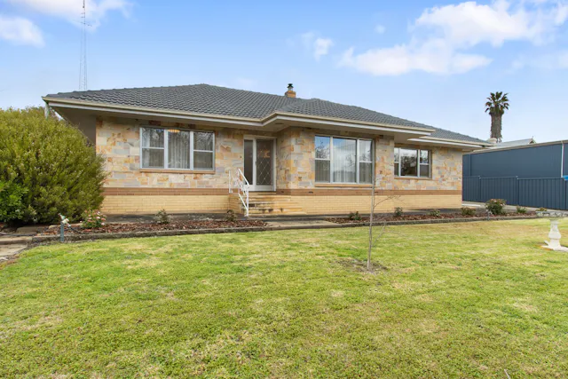 128 Main North Road — photo from Elders Real Estate Clare Valley and Balaklava