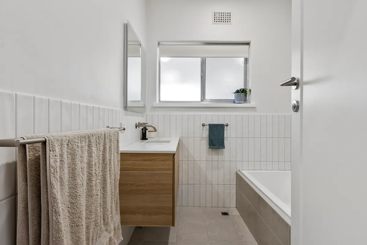 128 Main North Road — photo 17 of 27