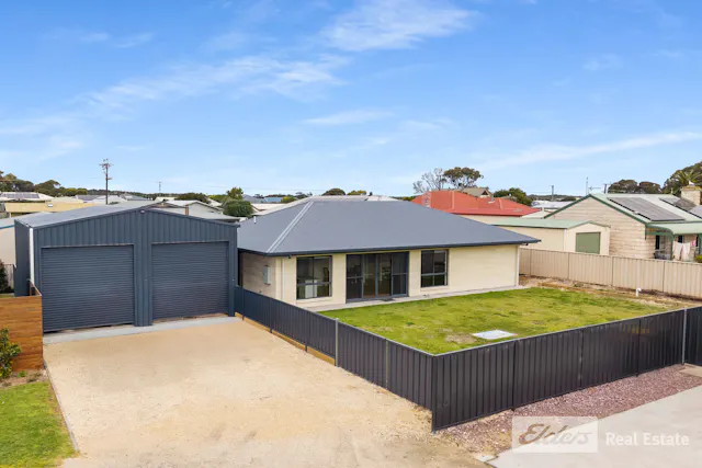 3 Lily Lane — photo from Elders Real Estate Robe