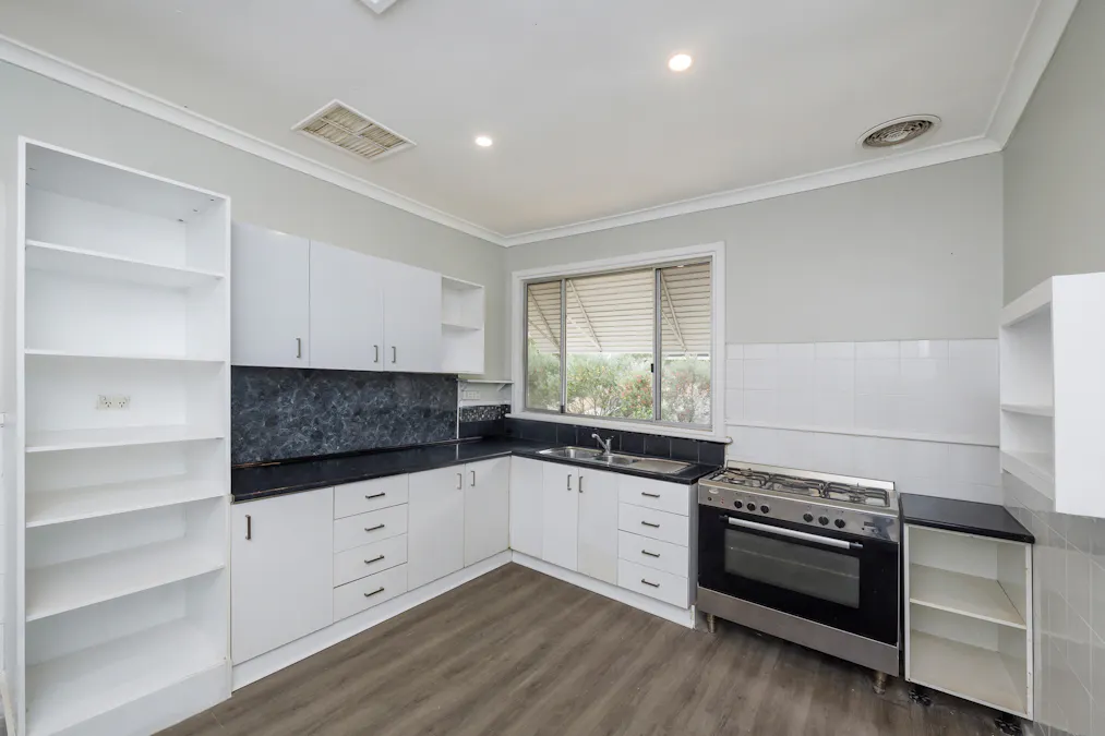 10 Walarat Road, Northam, WA, 6401 - Image 8