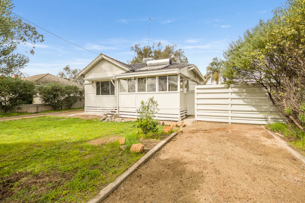 10 Walarat Road, Northam, WA, 6401 - Image 2