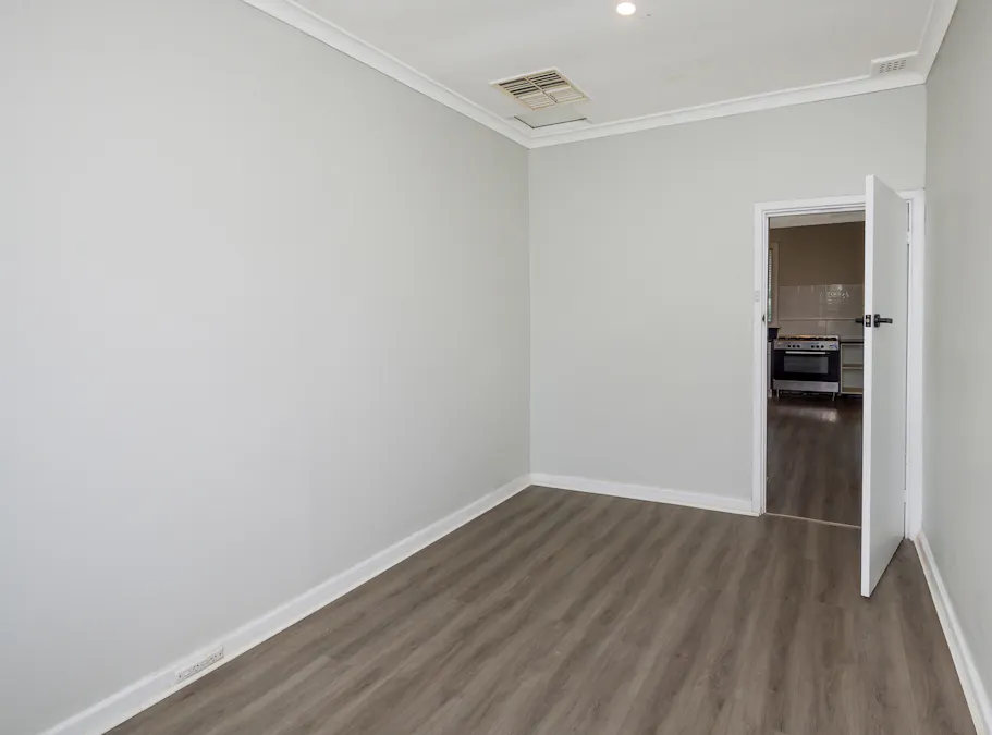 10 Walarat Road, Northam, WA, 6401 - Image 15