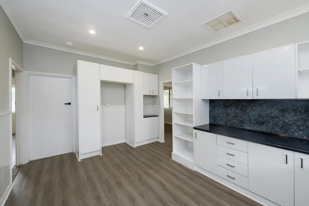 10 Walarat Road, Northam, WA, 6401 - Image 13