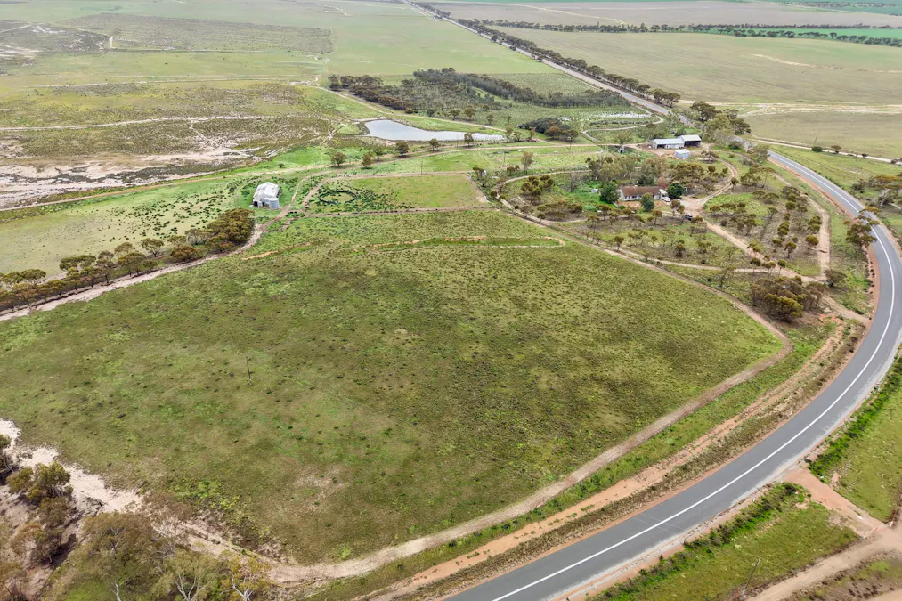 2431 Dowerin-Kalannie Road, Minnivale, WA, 6462 - Image 4