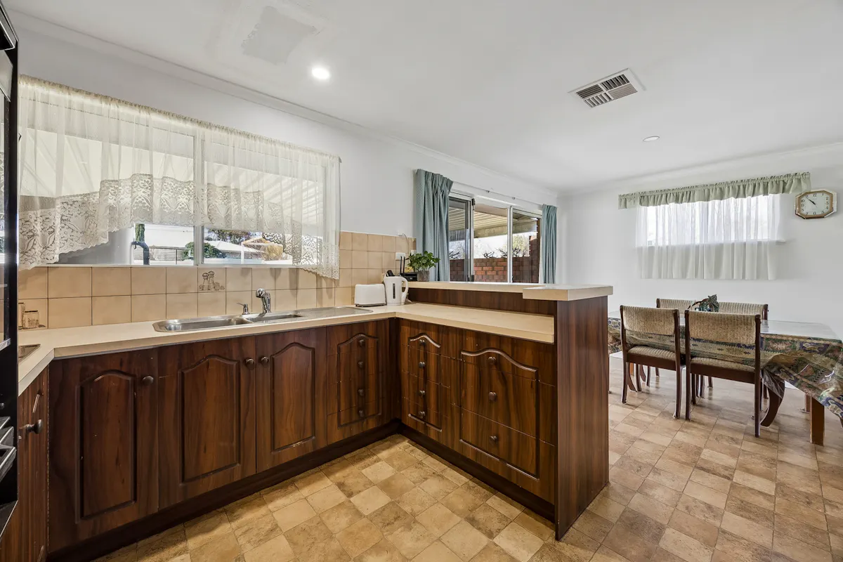 31 Mitchell Avenue — photo 12 of 25