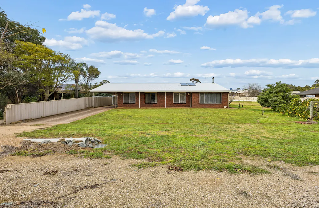 31 Mitchell Avenue, Murray Bridge East, SA, 5253 - Image 2