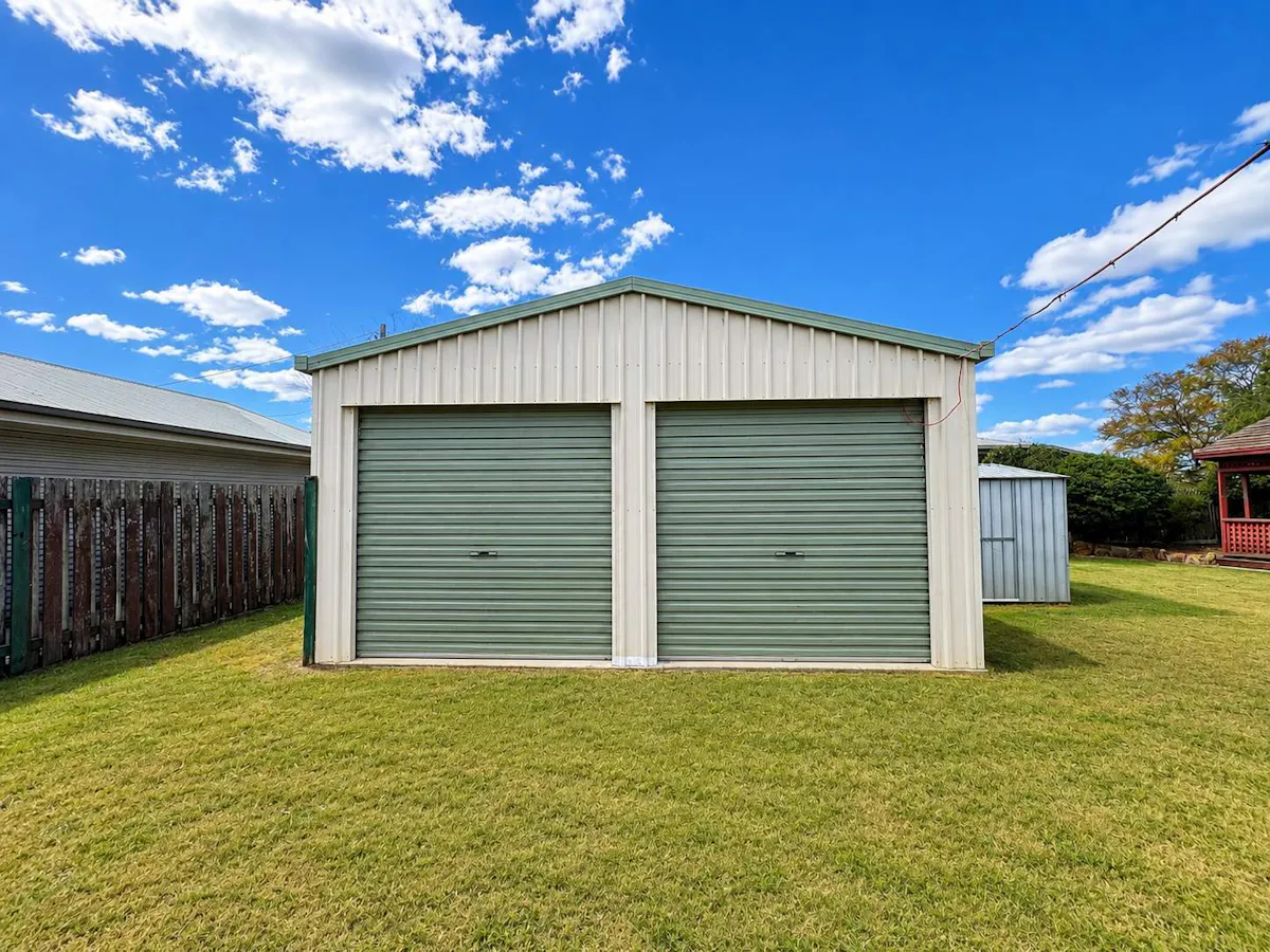 39 Aerodrome Road — photo 11 of 15