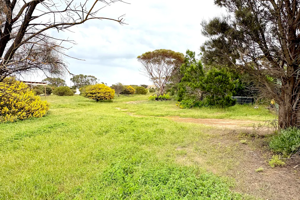 12/Roberts Road, Penong, SA, 5690 - Image 2