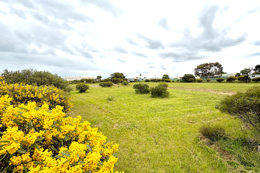 12/Roberts Road, Penong, SA, 5690 - Image 1