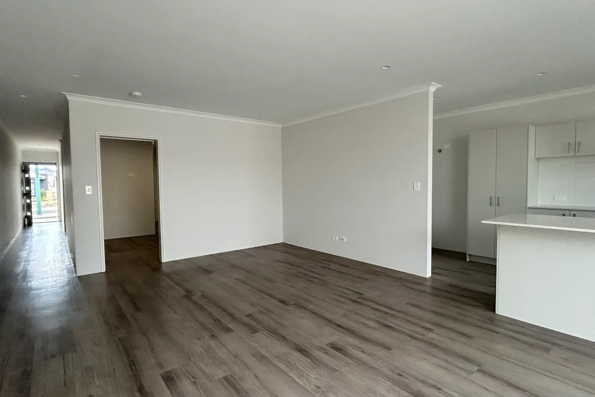 8B Andromeda Road — photo 5 of 11