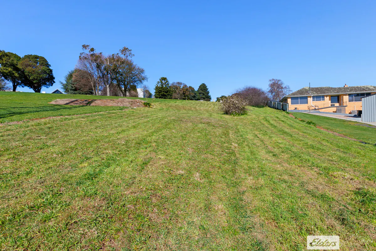11-16/1 Atkins Drive — photo 11 of 15