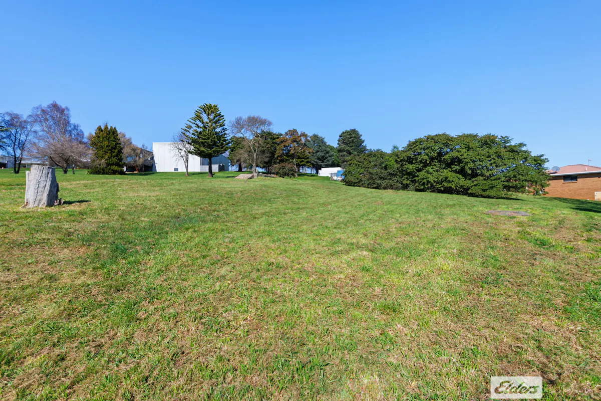 11-16/1 Atkins Drive — photo 7 of 15