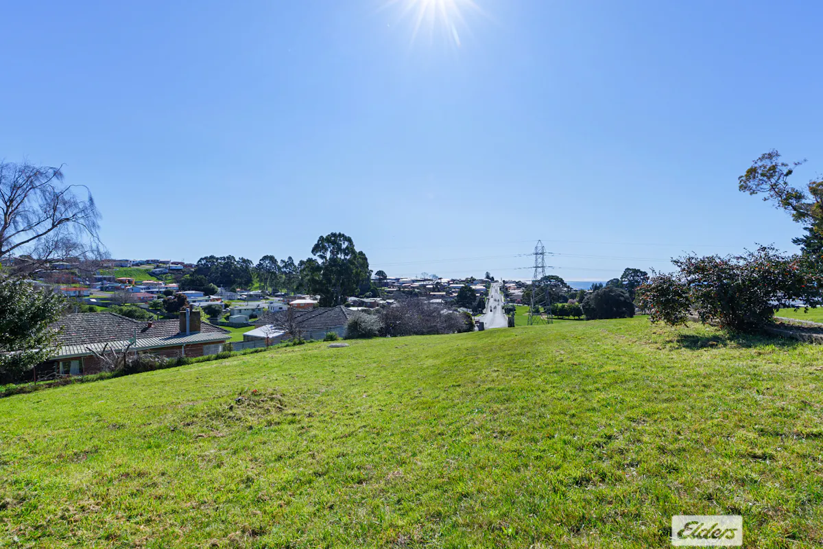 11-16/1 Atkins Drive — photo 9 of 15