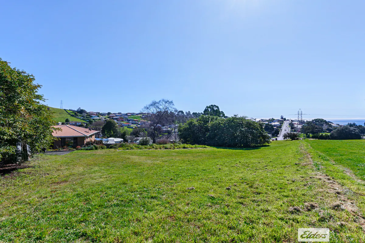11-16/1 Atkins Drive — photo 8 of 15