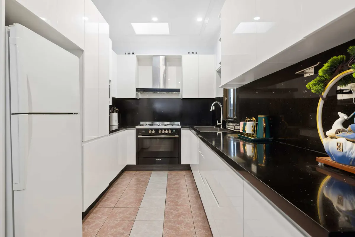 35 Dean Street — photo 10 of 23