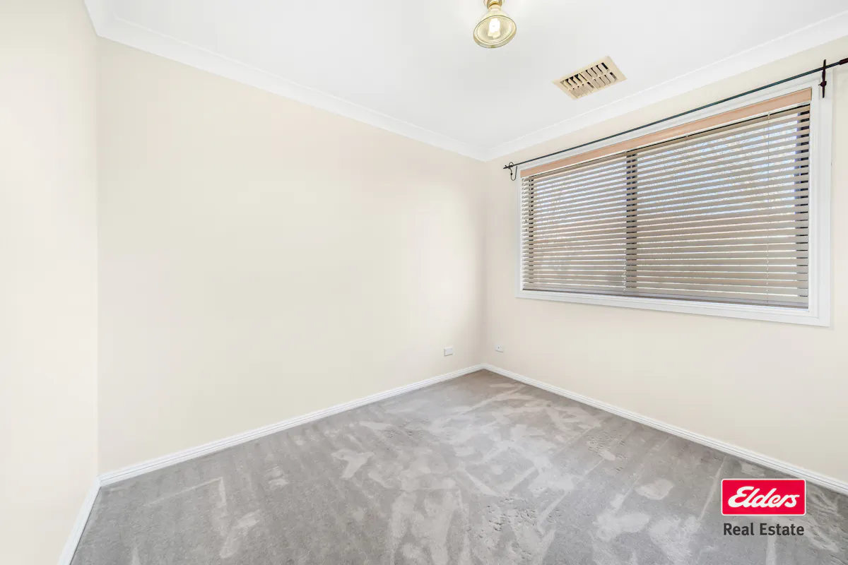 18 Castlereagh Avenue — photo 10 of 15