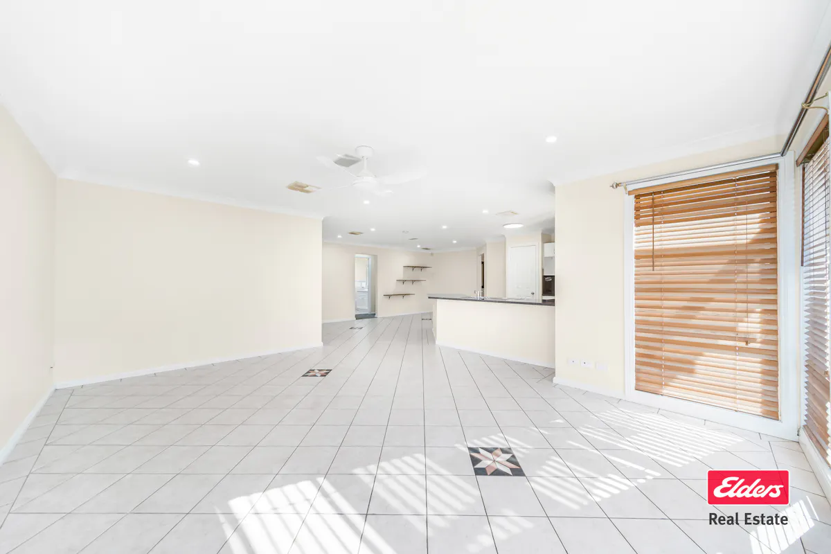 18 Castlereagh Avenue — photo 5 of 15
