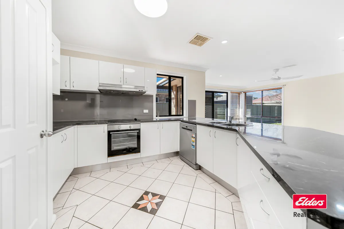18 Castlereagh Avenue — photo 3 of 15