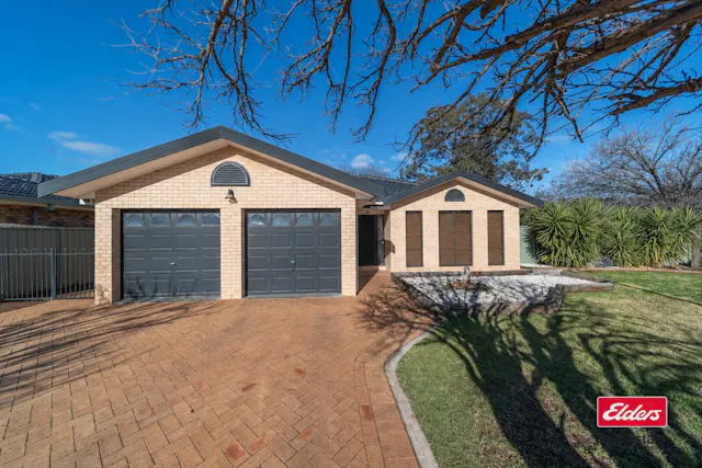 18 Castlereagh Avenue — photo from Elders Real Estate Dubbo