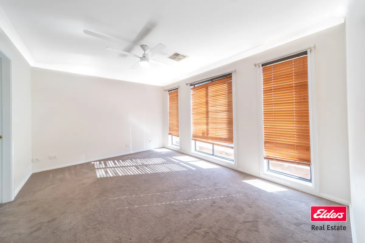 18 Castlereagh Avenue — photo 6 of 15